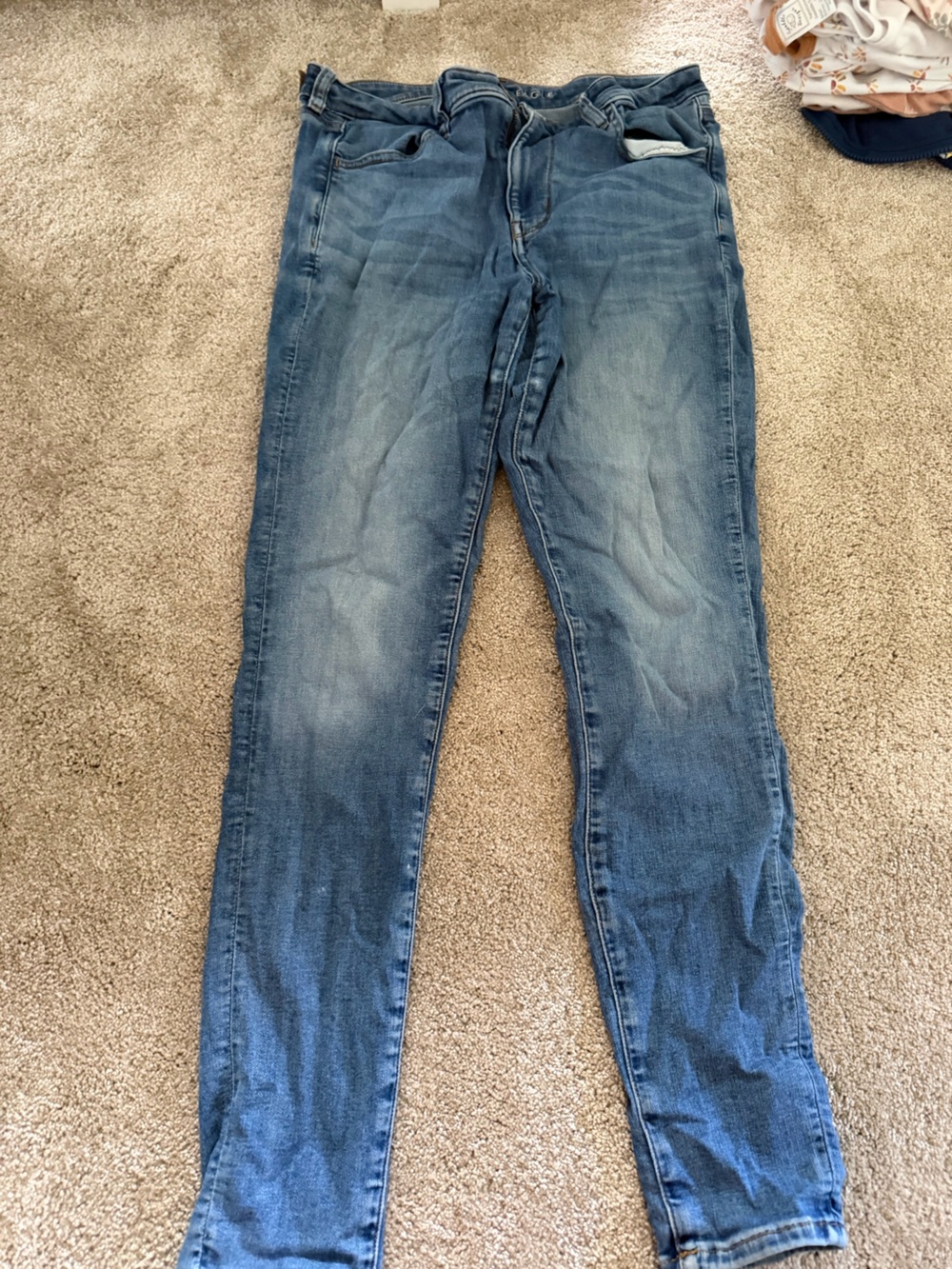 American Eagle Outfitters Slim Straight Faded Blue Jeans